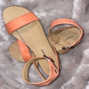 Coral lucky brand sandals size 7